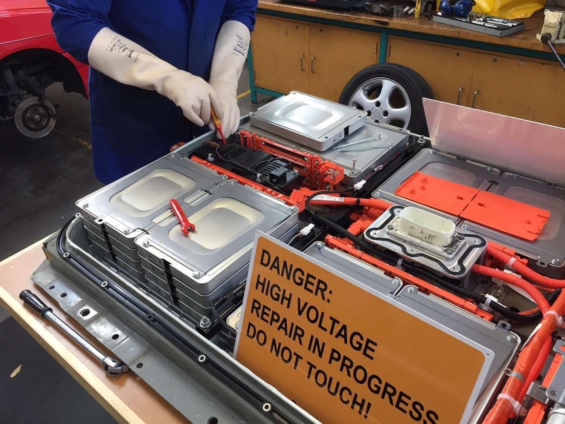 Batterie lithium haute tension et coeur du véhicule visuel 3
